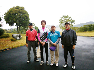 伊勢YEGOB会・現役親睦ゴルフコンペ(写真1)