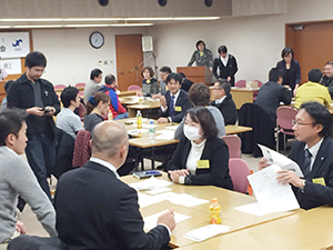 12月例会 『ゲームで学ぶ自己プレゼン術』(写真4)