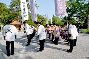 外宮奉納市（写真２）